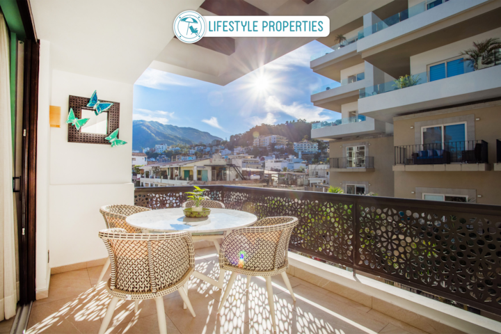 Dual Balconies, Rooftop Pool & Views | Modern 2br - Puerto Vallarta