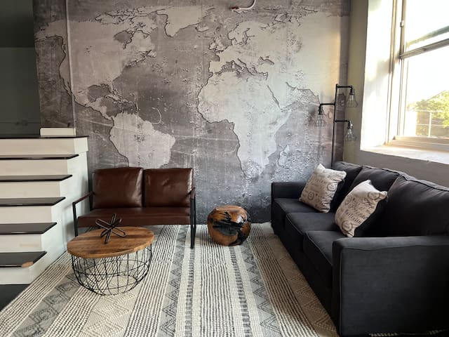 The Sunset Loft at Downtown gallery image 5