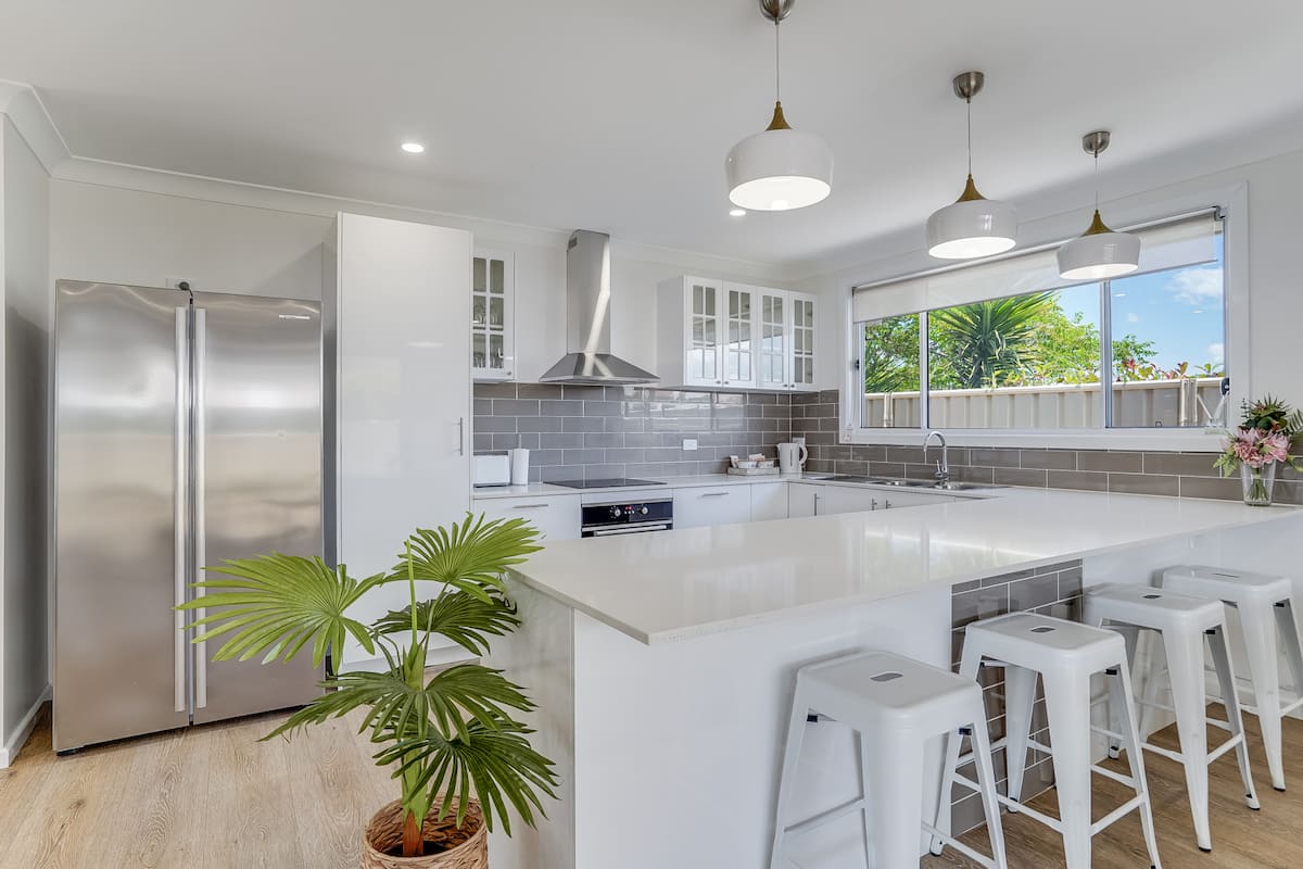 Stylish and comfortable 4 bedrooms. Walk to town, photo 3