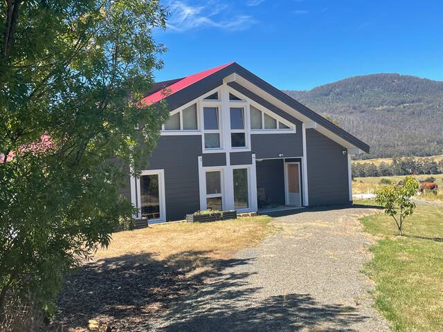 Luxury Huon Valley Farm Stay gallery image 3