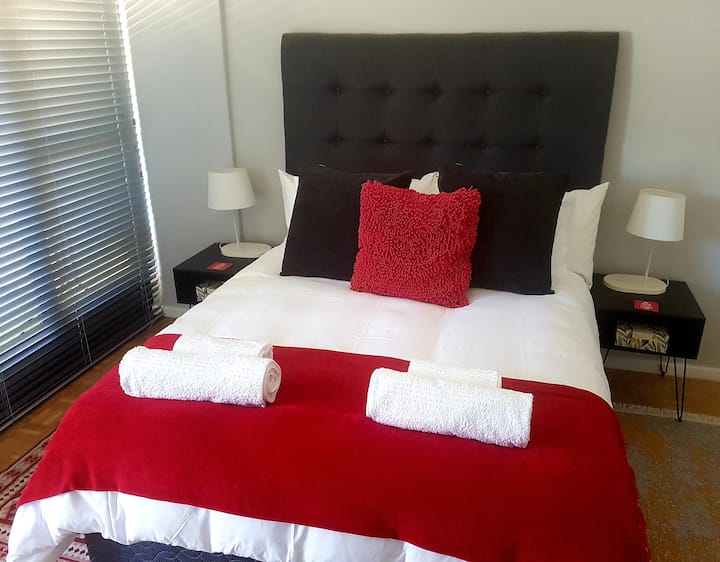 Chambre principale lit queen size