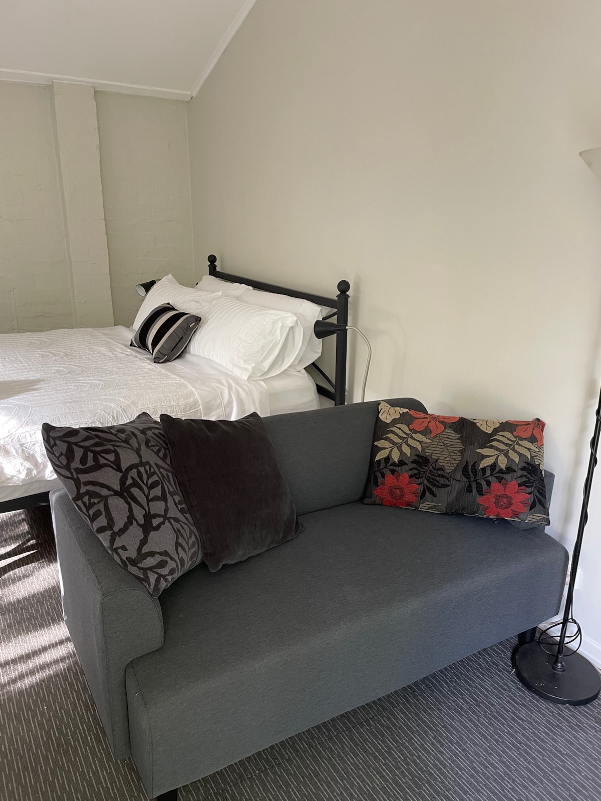 Top Airbnb: The Alphington Garden Studio. in Victoria