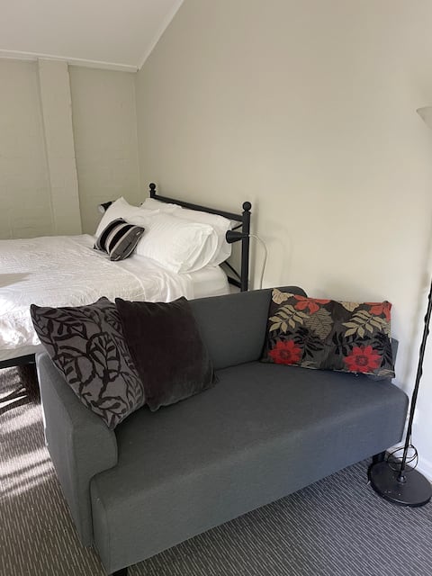 Top Airbnb: The Alphington Garden Studio. in Melbourne