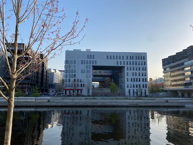 Superbe triplex de 140 m2 plus 70 m2 terrasse gallery image 2