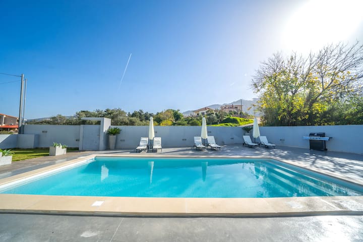 La Maison Du Soleil Luxury Villa by 8essentially gallery image 3