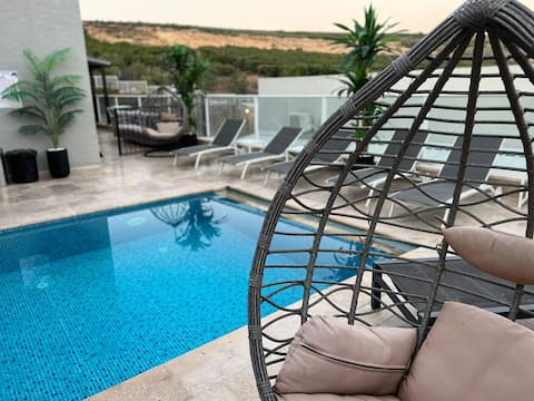 Villa Marie - with pool in Migdal