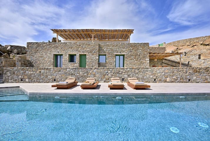 Mykonos Hermes villa
