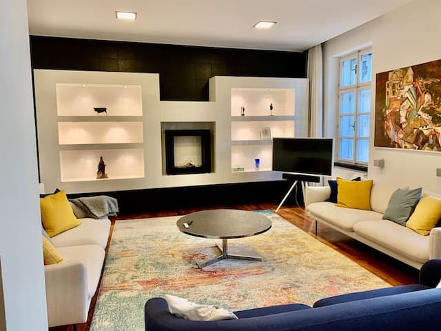 Central/190m2/2bd Apartment