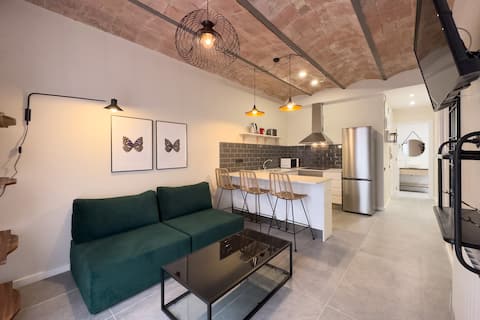 Anuncio de Airbnb popular: New 2 bedroom apartment in Plaza España en Hostafrancs