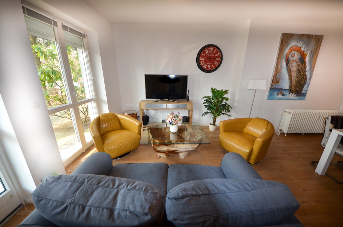 Top performing Airbnb: Modern & central apartment in HH, W1 in Marienthal