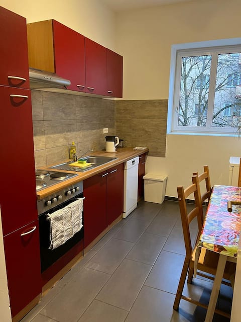 Top performing Airbnb: Steglitz: great apartment in Berlin South, 5 people in Steglitz