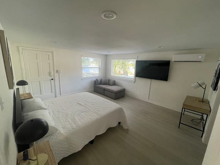 Kitanda aina ya Master bedroom King