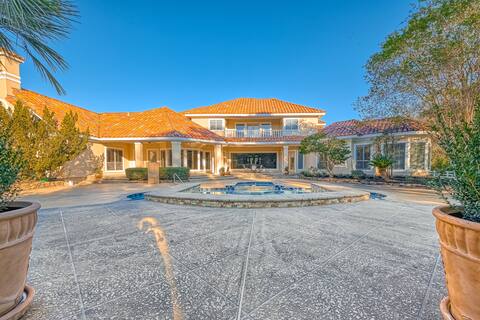 Luxury Tuscan Style Villa
