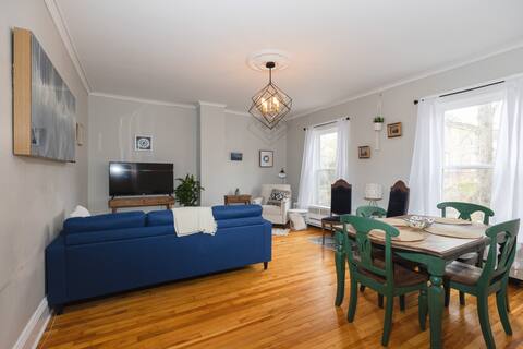 Chic Downtown Dartmouth 2-Bedroom Flat