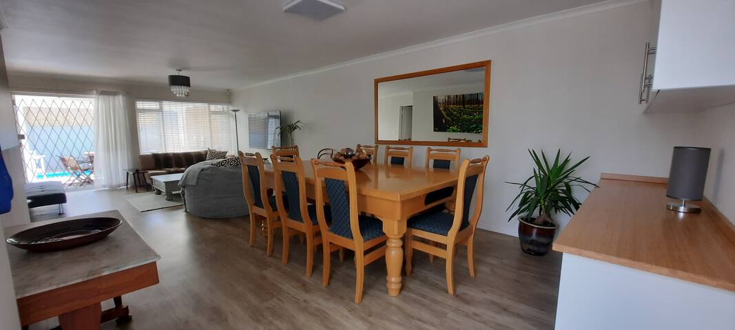 Beautiful 3 bedroom family home! gallery image 3