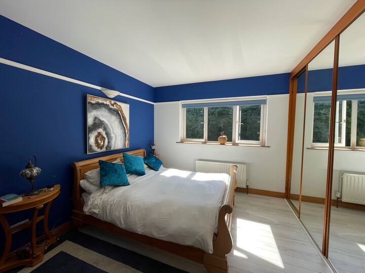 Luxury home in leafy and exclusive South Belfast. Houses for Rent in