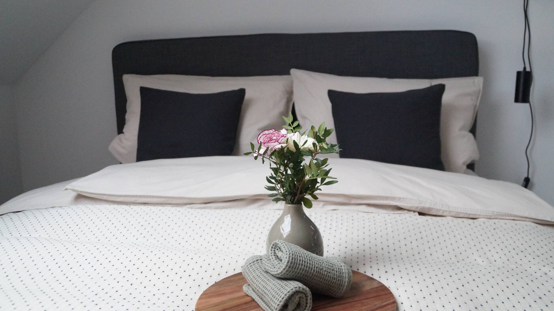 F&E | Cozy & Central Accommodations