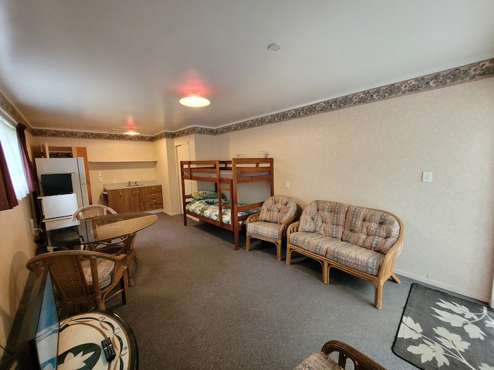 Nostalgic Family Flat @ Glenbervie Country Gardens - Whangārei