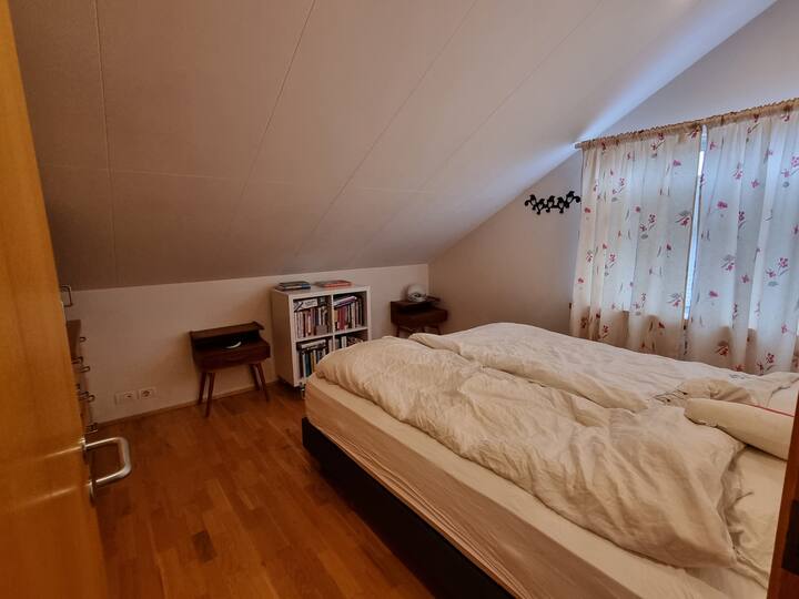 Hlavná spálňa (na poschodí) pre dve osoby