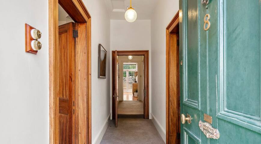 Historic Waterloo Cottage gallery image 2