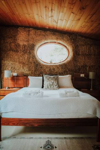 Three Little Pigs Escape – Main House + Cabin gallery image 4