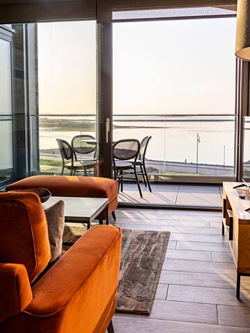 Shoreline Luxury Apartments managed Airbnb listing 1