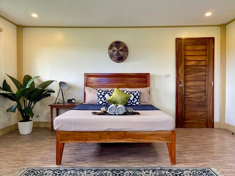 Beautiful 2BD Farmhouse for 6-8pax