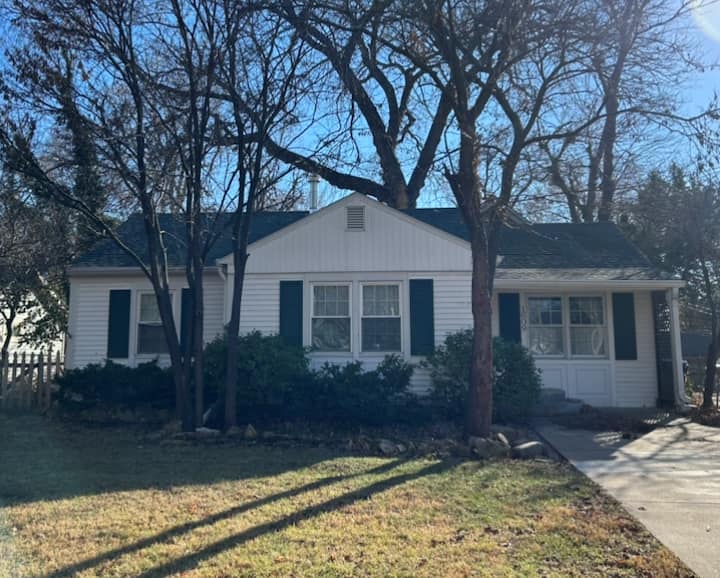 Cozy House in Historic Potwin! Houses for Rent in Topeka, Kansas