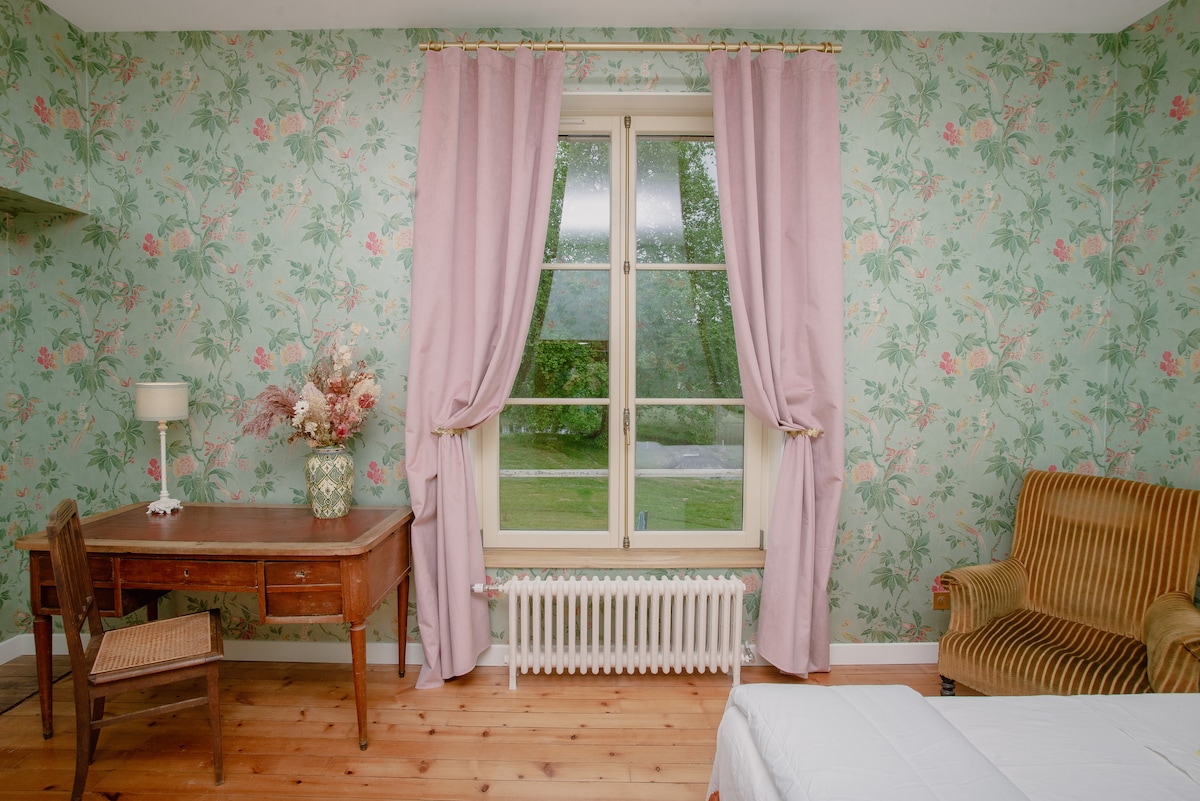 Simone de Beauvoir Suite