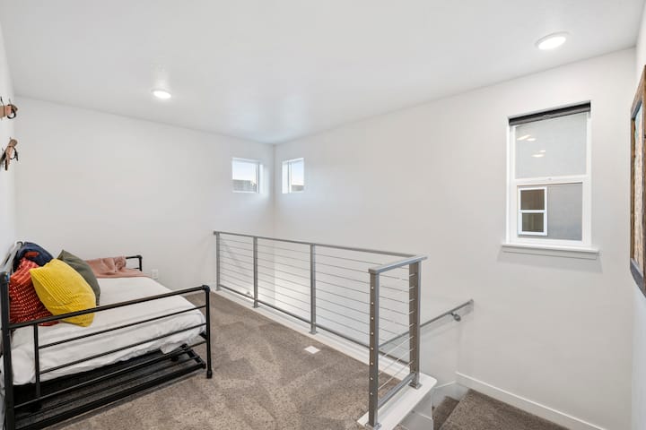 พื้นที่ลอฟท์พร้อมเตียงเดี่ยว/เตียงแฝด 2 หลัง