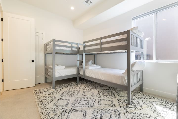 2 מיטות קומתיים = 4 מיטות זוגיות בסך הכול