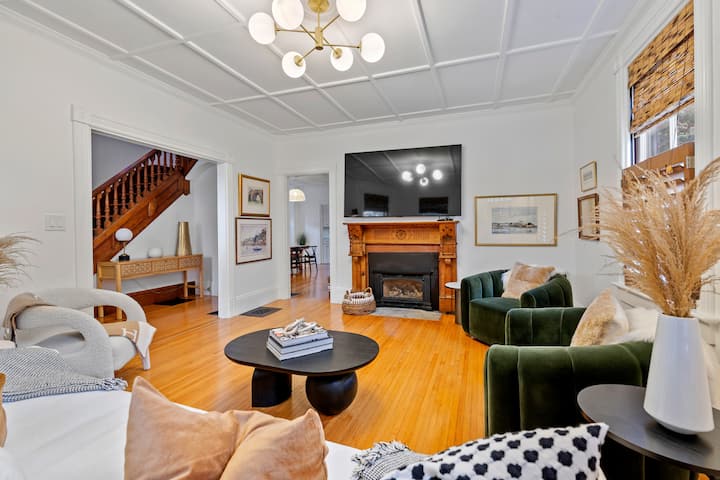 Historic Modern In Downtown - Newport, RI