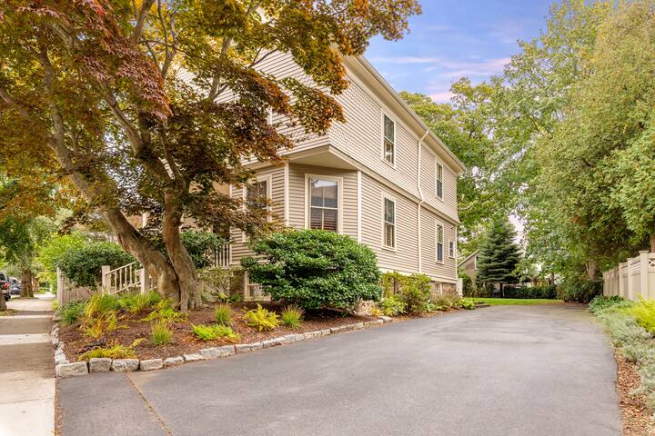 Historic modern in downtown gallery image 4