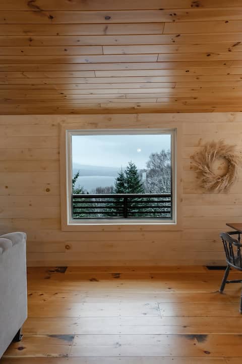 Successful Airbnb property: Rangeley Lake House, lake access, Saddleback 15min in Rangeley