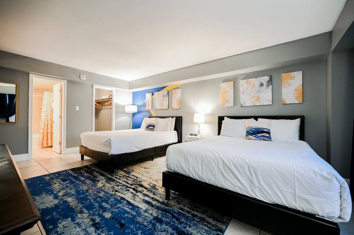 3 BD/2BA Center Strip | Great Views | Sleeps 12  gallery image 2