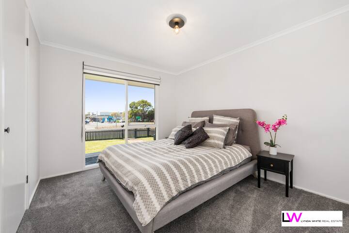 Ocean Grove Beach House gallery image 5