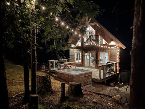 Modern Shawnigan Cabin near Kinsol Trestle