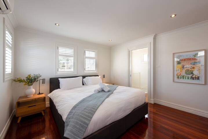 Renovated 3BR Family Home in Richmond with Parking gallery image 4