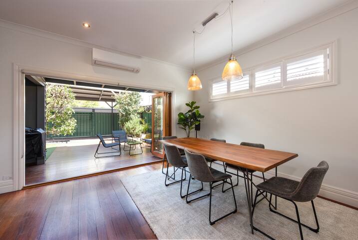 Renovated 3BR Family Home in Richmond with Parking gallery image 2