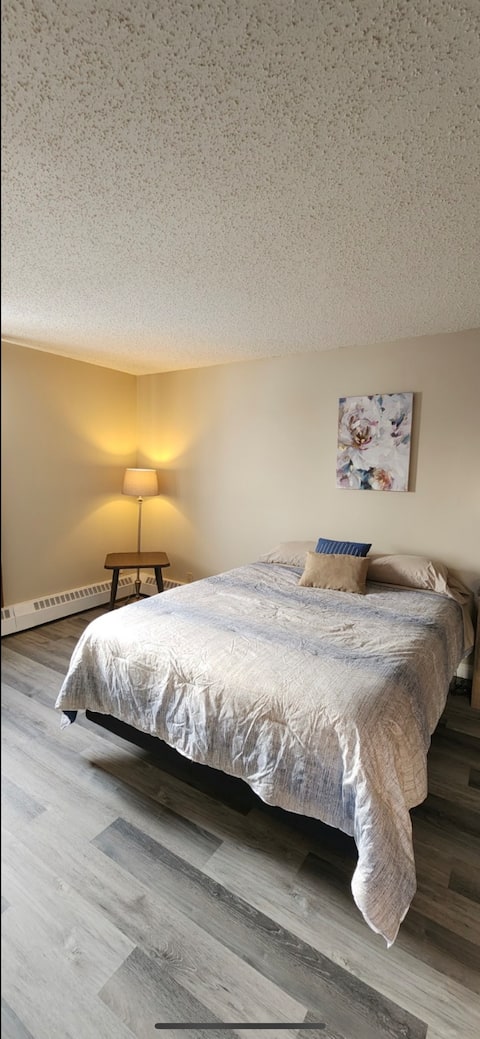 Bonnyville-2BDR-Moose Lake Suite