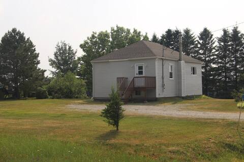 2 bedroom house double queen bed 2 sofa beds