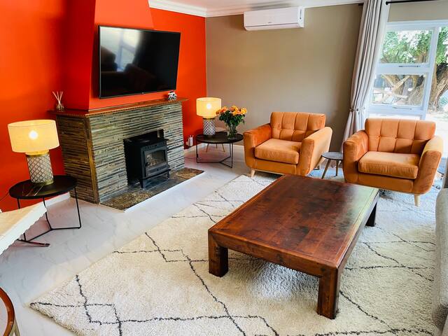 Cape Town Southern suburbs at its best! gallery image 5