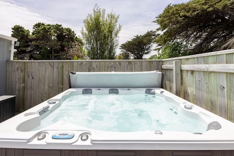 Private & Sunny Beach Retreat with Spa pool