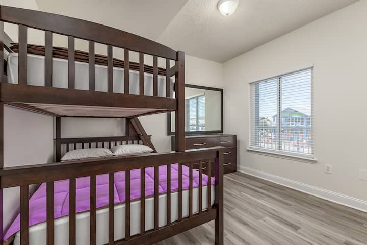 DHOMA E PARË E GJUMIT