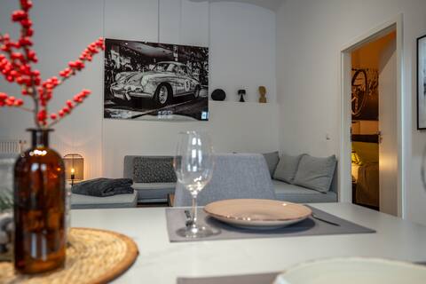 *SweetHome* PURE LUXURY, large Kitchen, WiFi, parking space
