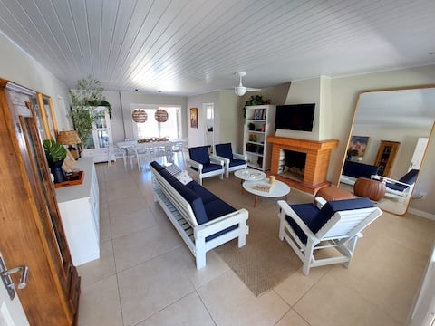 Top Airbnb: House in Atlântida with 5 bedrooms em Xangri Lá