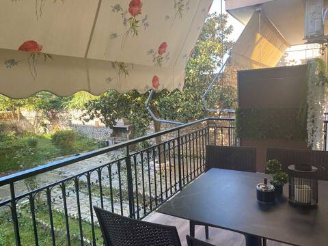 Apartment by the castle