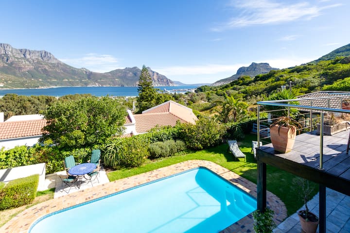 4 Bed House – Pool & Views & Garden and Inverter