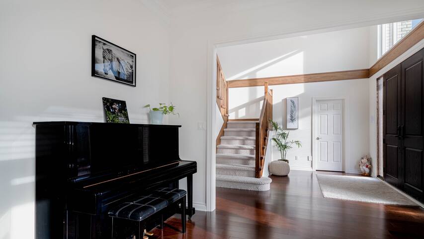 温哥华西区的豪华别墅，附有按摩浴缸钢琴，接近机场downtown gallery image 4