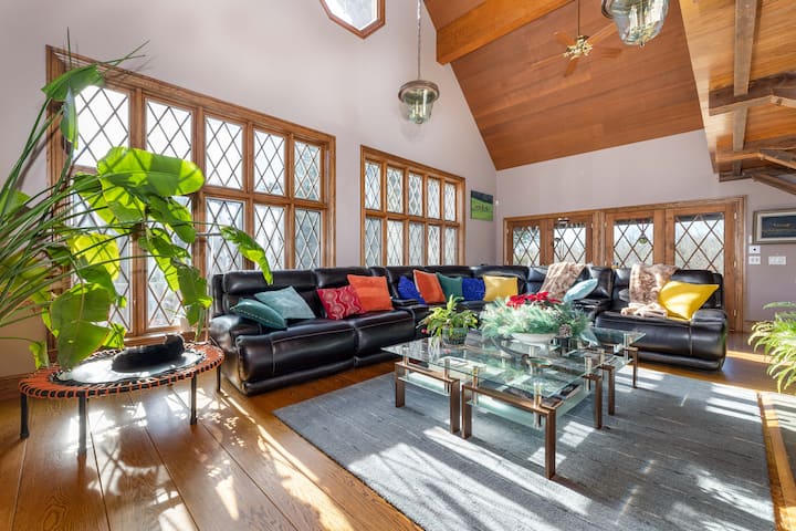 Swiss Chalet On 16 Private Acres In Litchfield, Ct - Waterbury, CT